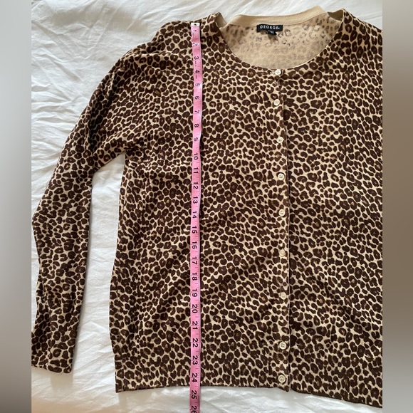 George XXLG Leopard cardigan/sweater. Rayon/Nylon blend. Great condition. - Picture 10 of 13